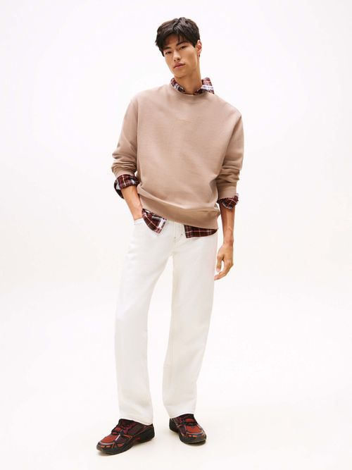 Sudadera-de-cuello-redondo-con-textura-waffle-y-logo-bordado-de-hombre-Tommy-Jeans-DM0DM21622-AFE