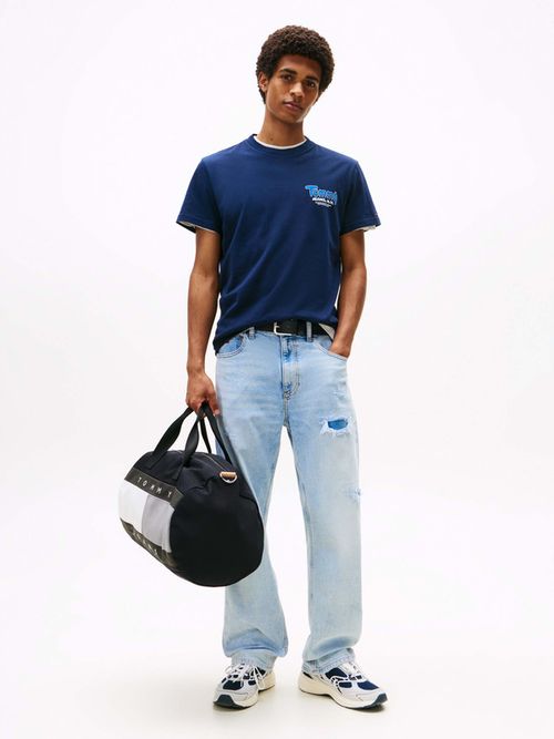 Playera-slim-de-cuello-redondo-con-logo-de-hombre-Tommy-Jeans-DM0DM22049-C1G