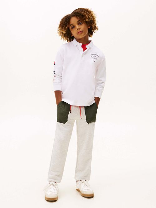 Polo-de-manga-larga-con-detalles-graficos-de-niño-Tommy-Hilfiger-KB0KB10008-YBR