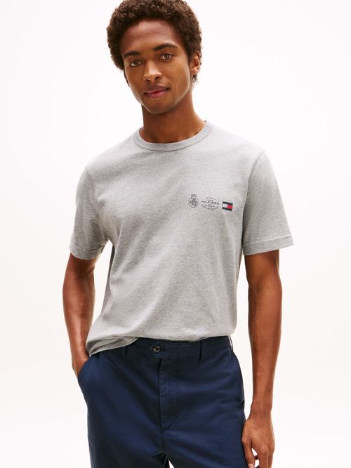 Playera-basica-con-estampado-frontal-de-Hombre-Tommy-Hilfiger-MW0MW40011-P91