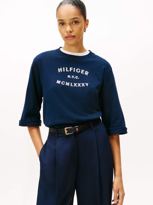 Playera-con-logo-universitario-de-Mujer-Tommy-Hilfiger-WW0WW48273-C1G