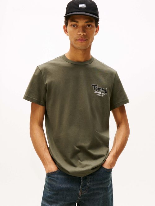 Playera-Slim-De-Cuello-Redondo-Con-Logo-De-Hombre-Tommy-Jeans-DM0DM22049-MRH