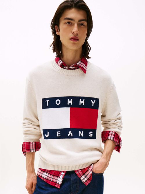 Sueter-En-Intarsia-Con-Parche-Del-Logo-De-Hombre-Tommy-Jeans-DM0DM22105-AFN