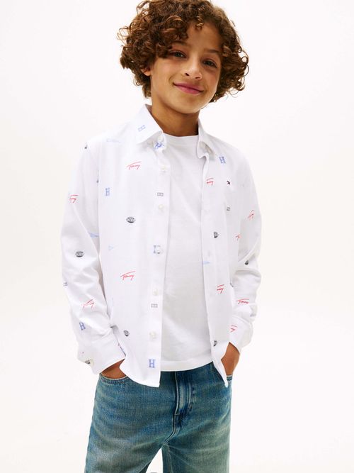 Camisa-Blanca-Con-Estampado-De-Logotipos-De-Niño-Tommy-Hilfiger-KB0KB10090-YBR