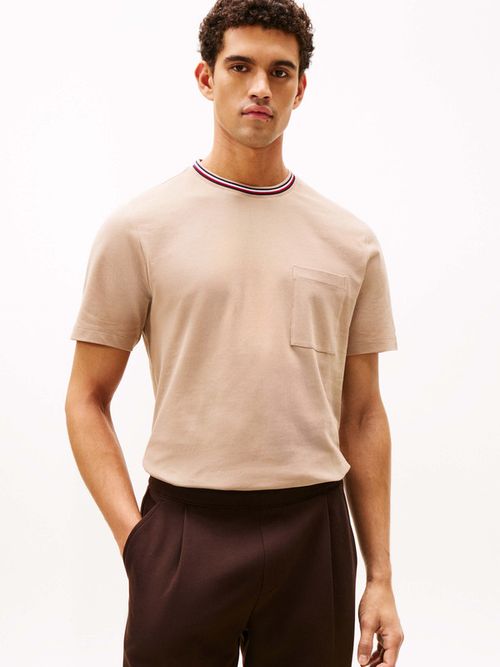 Playera-De-Cuello-Redondo-Con-Cuello-Distintivo-De-Hombre-Tommy-Hilfiger-MW0MW41472-AFE