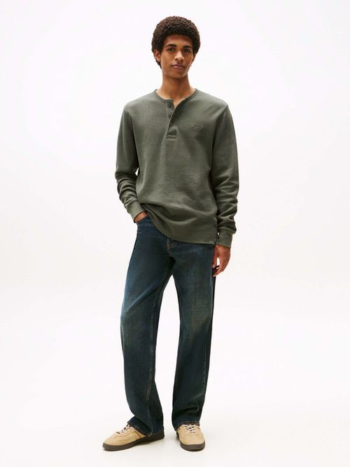 Sueter-Ligero-Tipo-Henley-De-Manga-Larga-De-Hombre-Tommy-Jeans-DM0DM21812-MRH