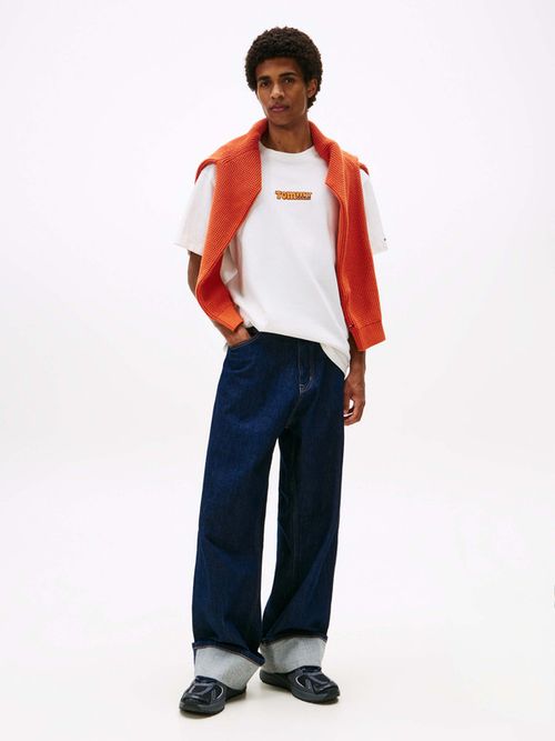 Playera-De-Cuello-Redondo-Con-Logo-Estampado-De-Hombre-Tommy-Jeans-DM0DM22051-YBH