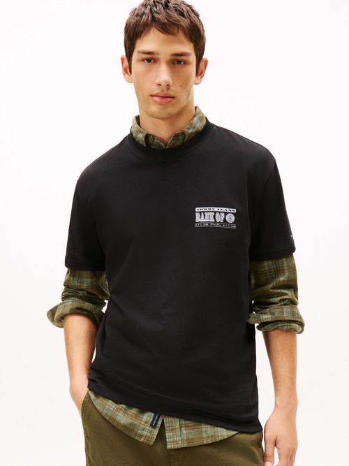 Playera-comoda-y-moderna-con-el-branding-iconico-DM0DM22329-BDS