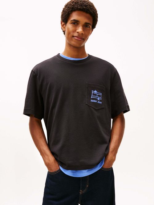 Playera-comoda-y-moderna-con-el-branding-iconico-DM0DM22334-BDS