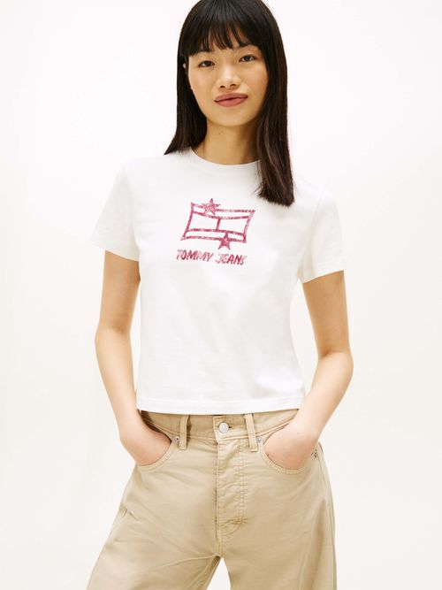 Playera-basica-moderna-con-logo-distintivo-DW0DW21851-YBL