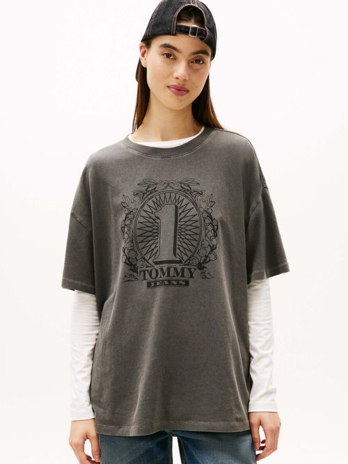 Playera-basica-moderna-con-logo-distintivo-DW0DW21858-BDS