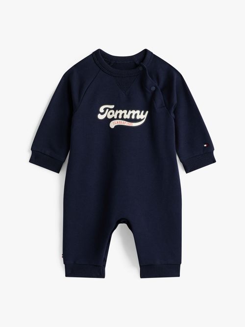 Prendas-suaves-y-comodas-para-bebe-con-el-estilo-iconico-KN0KN02095-C1G