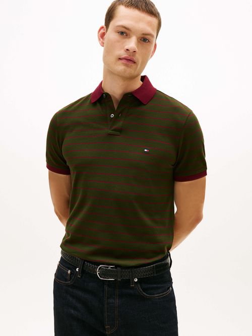 Polo-clasico-con-tapeta-y-logo-ideal-para-un-look-smart-casual-MW0MW32346-0CM