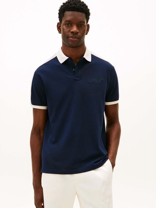Polo-clasico-con-tapeta-y-logo-ideal-para-un-look-smart-casual-MW0MW41622-C1G