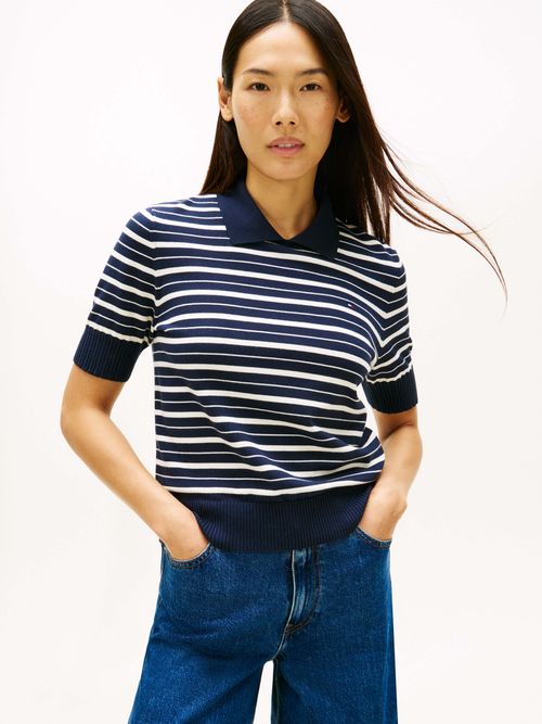 Sueter-clasico-y-versatil-con-punto-suave-y-logo-distintivo-WW0WW47622-0A6