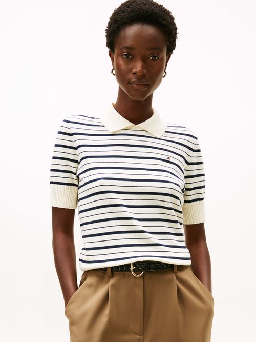 Sueter-clasico-y-versatil-con-punto-suave-y-logo-distintivo-WW0WW47622-0AR