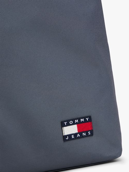 Mochila-comoda-y-moderna-con-diseno-practico-y-logo-distintivo-AW0AW18086-ABY