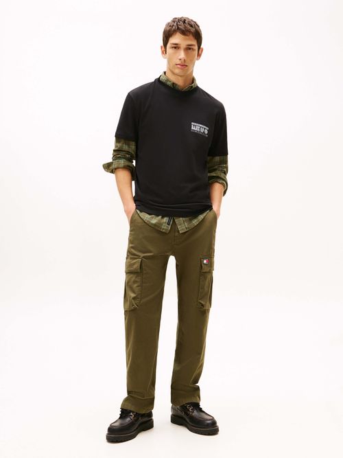 Playera-comoda-y-moderna-con-el-branding-iconico-DM0DM22329-BDS