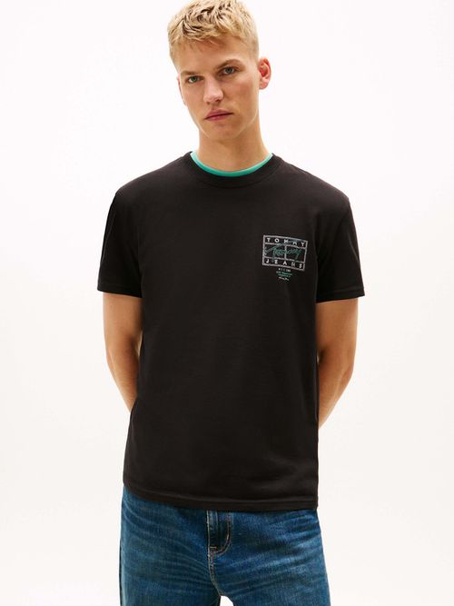 Playera-Con-Logos-De-Efecto-Espray-De-Hombre-Tommy-Jeans-DM0DM22319-BDS