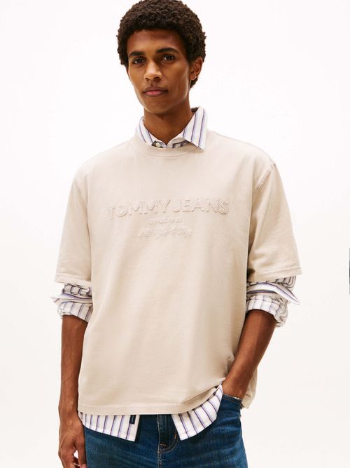 Playera-Clasica-Con-Logo-Tonal-De-Hombre-Tommy-Jeans-DM0DM22330-ABY