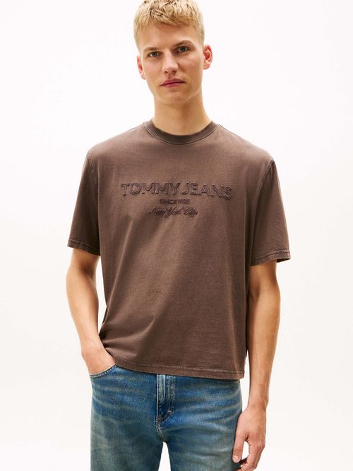 Playera-Clasica-Con-Logo-Tonal-De-Hombre-Tommy-Jeans-DM0DM22330-GW1