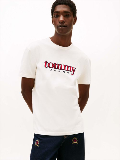 Playera-De-Punto-Con-Aplicacion-Del-Logo-De-Hombre-Tommy-Jeans-DM0DM22719-YBH