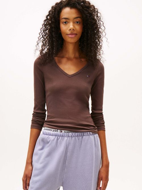 Playera-De-Manga-Larga-Con-Cuello-De-Pico-De-Mujer-Tommy-Jeans-DW0DW17990-GW1