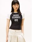 Playera-Slim-Con-Logo-Y-Mangas-Raglan-De-Mujer-Tommy-Jeans-DW0DW22536-BDS