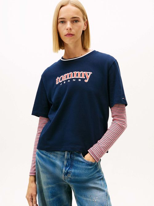 Playera-Amplia-Y-Holgada-Con-Logo-De-Mujer-Tommy-Jeans-DW0DW22563-C1G