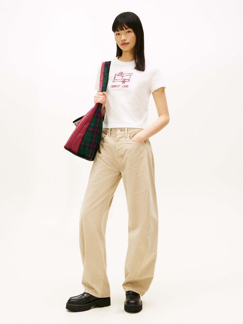 Playera-basica-moderna-con-logo-distintivo-DW0DW21851-YBL