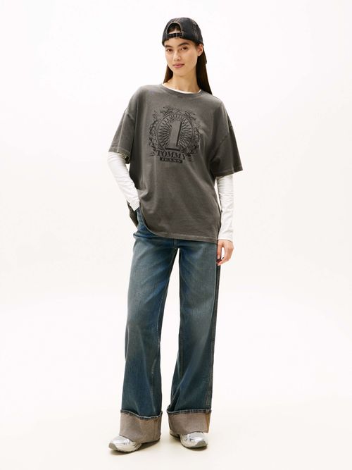 Playera-basica-moderna-con-logo-distintivo-DW0DW21858-BDS