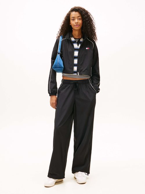 Chamarra-funcional-con-diseno-moderno-y-detalles-DW0DW21974-BDS