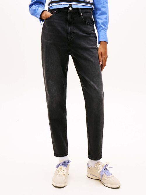 Jeans-comodos-y-versatiles-con-acabados-clasicos-DW0DW22442-1BZ