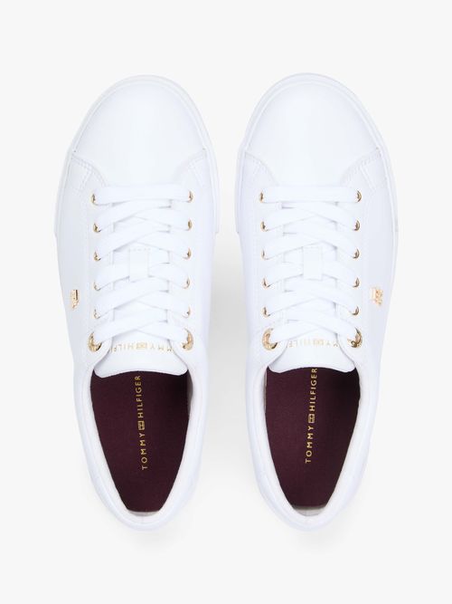 Tenis-versatiles-con-diseno-moderno-y-detalles-iconicos-de-la-marca-FW0FW09094-YBS