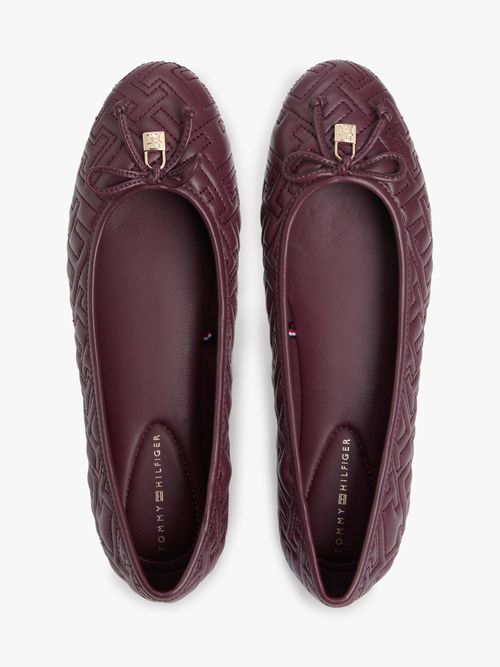 Tacones-elegantes-con-plantilla-acolchada-y-detalle-distintivo-de-la-marca-FW0FW09264-XI8