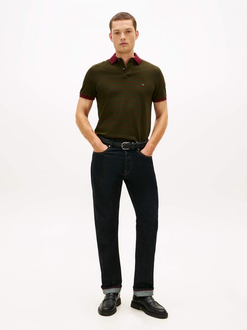 Polo-clasico-con-tapeta-y-logo-ideal-para-un-look-smart-casual-MW0MW32346-0CM