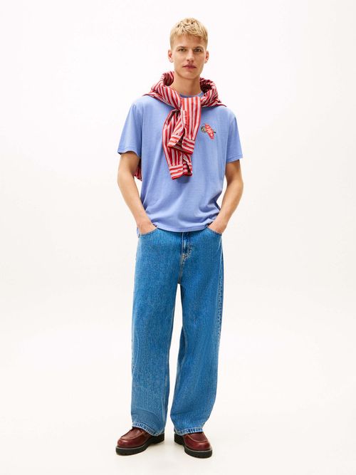 Playera-Amplia-Con-Eslogan-De-Hombre-Tommy-Jeans-DM0DM22309-C58