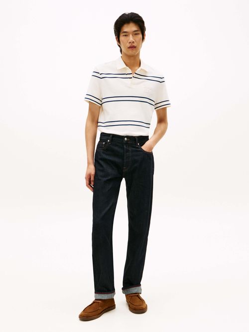 Polo-clasico-con-tapeta-y-logo-ideal-para-un-look-smart-casual-MW0MW41608-0A4