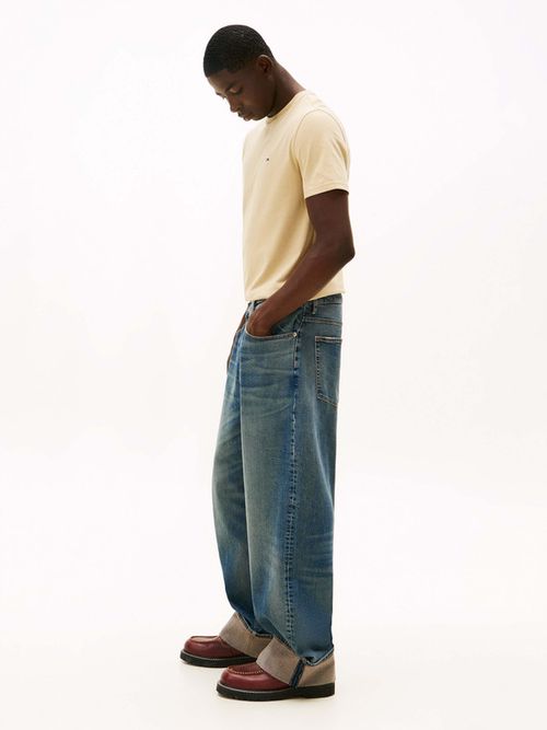 Jeans-Theo-Amplios-Con-Efecto-Desgastado-De-Hombre-Tommy-Jeans-DM0DM22386-1BK