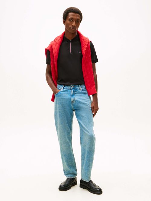 Polo-clasico-con-tapeta-y-logo-ideal-para-un-look-smart-casual-MW0MW41613-BDS