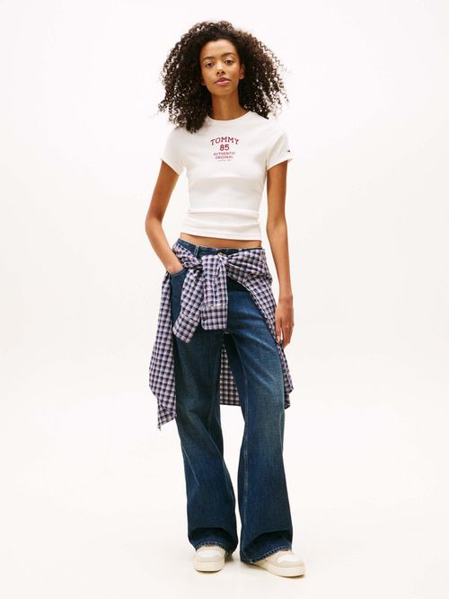 Playera-Acanalada-Con-Logo-De-Mujer-Tommy-Jeans-DW0DW21849-YBH