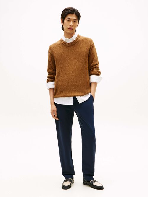 Sueter-de-punto-con-cuello-redondo-o-en-V-y-detalles-iconicos-de-la-marca-MW0MW41653-GWP