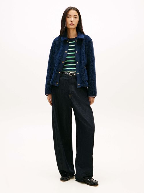 Chamarra-funcional-de-estilo-clasico-con-detalles-iconicos-de-la-marca-WW0WW46935-C1G