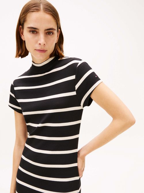 Vestido-femenino-y-moderno-con-detalles-distintivos-de-la-marca-WW0WW47860-0AU