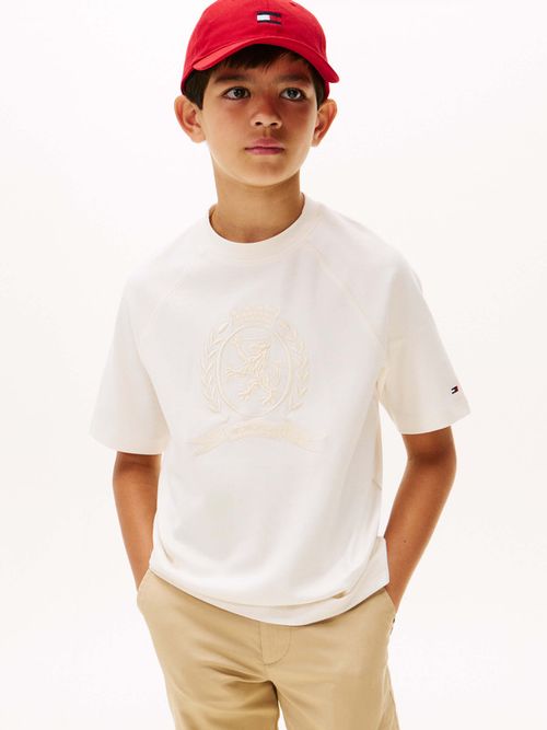 Playera-De-Cuello-Redondo-Con-Escudo-Th-De-Nino-Tommy-Hilfiger-KB0KB09930-YA8