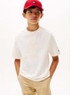 Playera-De-Cuello-Redondo-Con-Escudo-Th-De-Nino-Tommy-Hilfiger-KB0KB09930-YA8