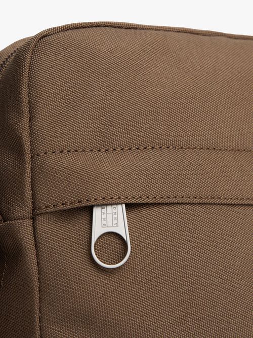 Bolso-Reporter-Essential-Con-Inscripcion-De-Hombre-Tommy-Jeans-AM0AM13710-GWN