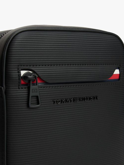 Bolsa-Versatil-De-Uso-Diario-Con-Compartimentos-utiles-Y-Branding-Iconico-De-Hombre-Tommy-Hilfiger-AM0AM14020-BDS