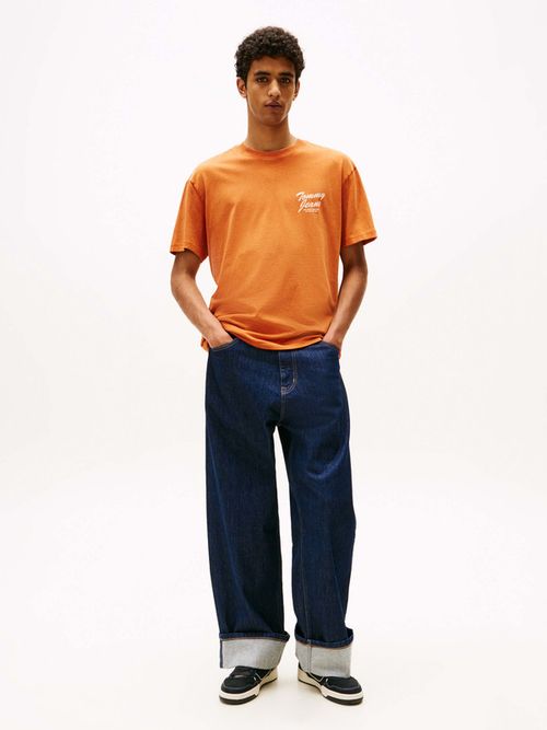 Playera-De-Cuello-Redondo-Con-Grafico-De-Hombre-Tommy-Jeans-DM0DM22060-SZZ