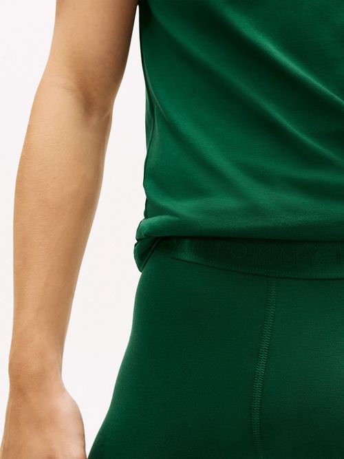 Playera-Y-Boxer-Everyday-Luxe-Ajustado-De-Hombre-Tommy-Hilfiger-UM0UM03632-0U5